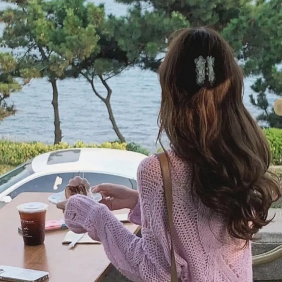 飞女黛丝 封面
